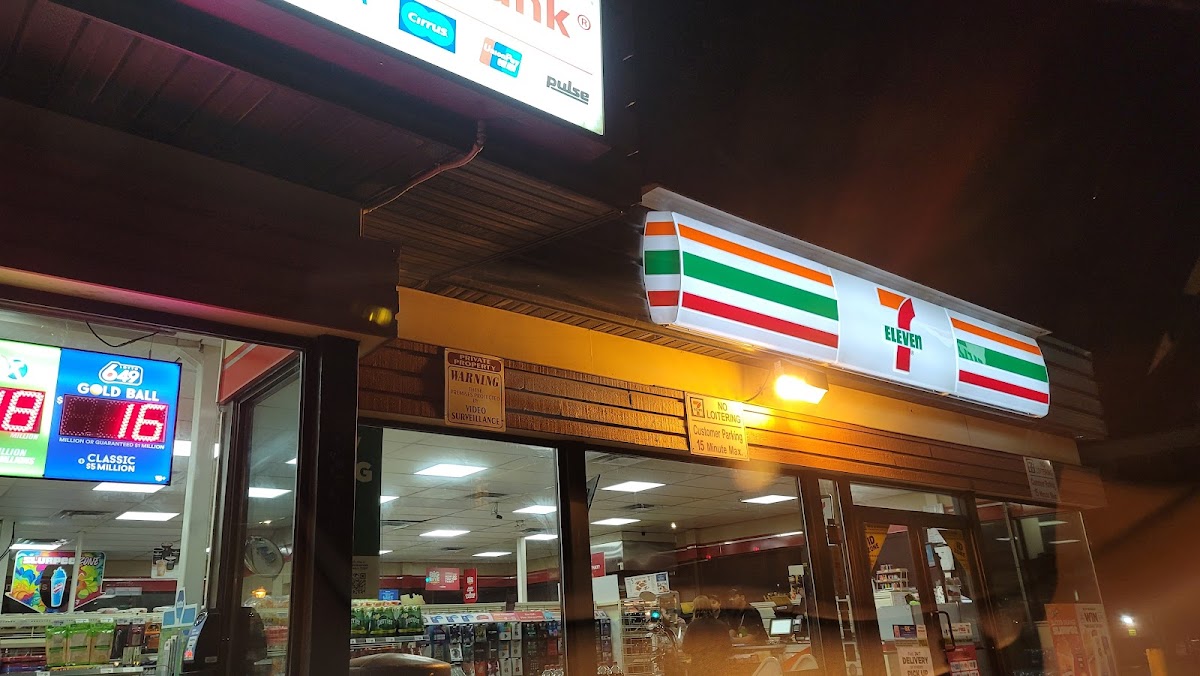 7-Eleven 1505 Gordon Drive