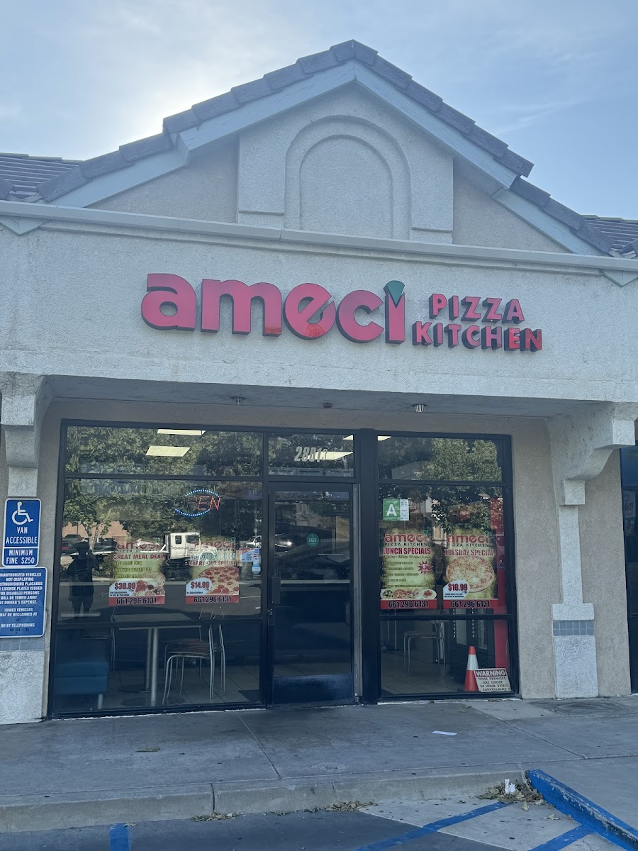 Ameci Pizza & Pasta - Santa Clarita