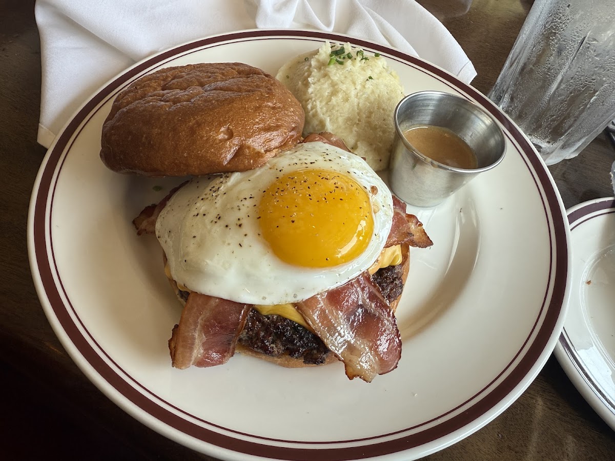 Artie's