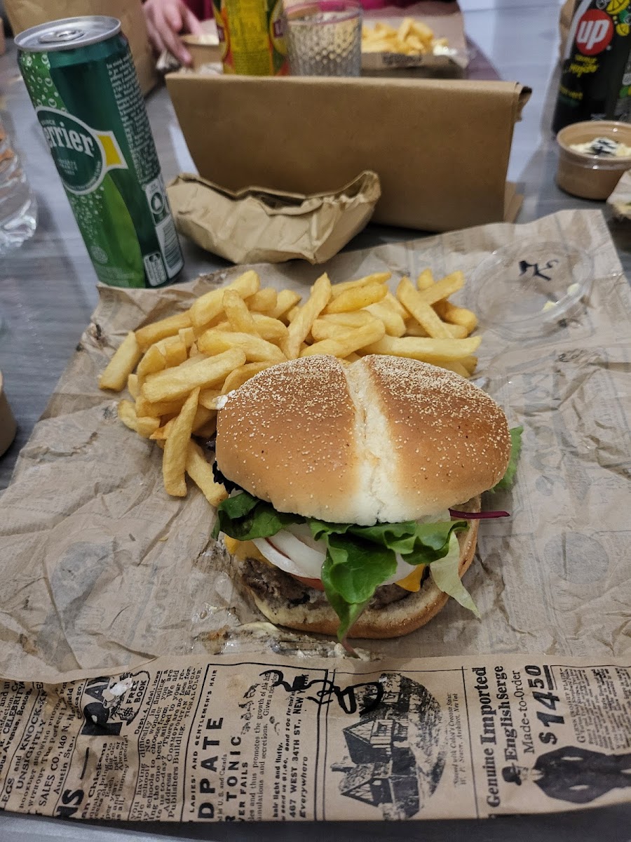 Beverly Hills Burger Bungalow - Avion