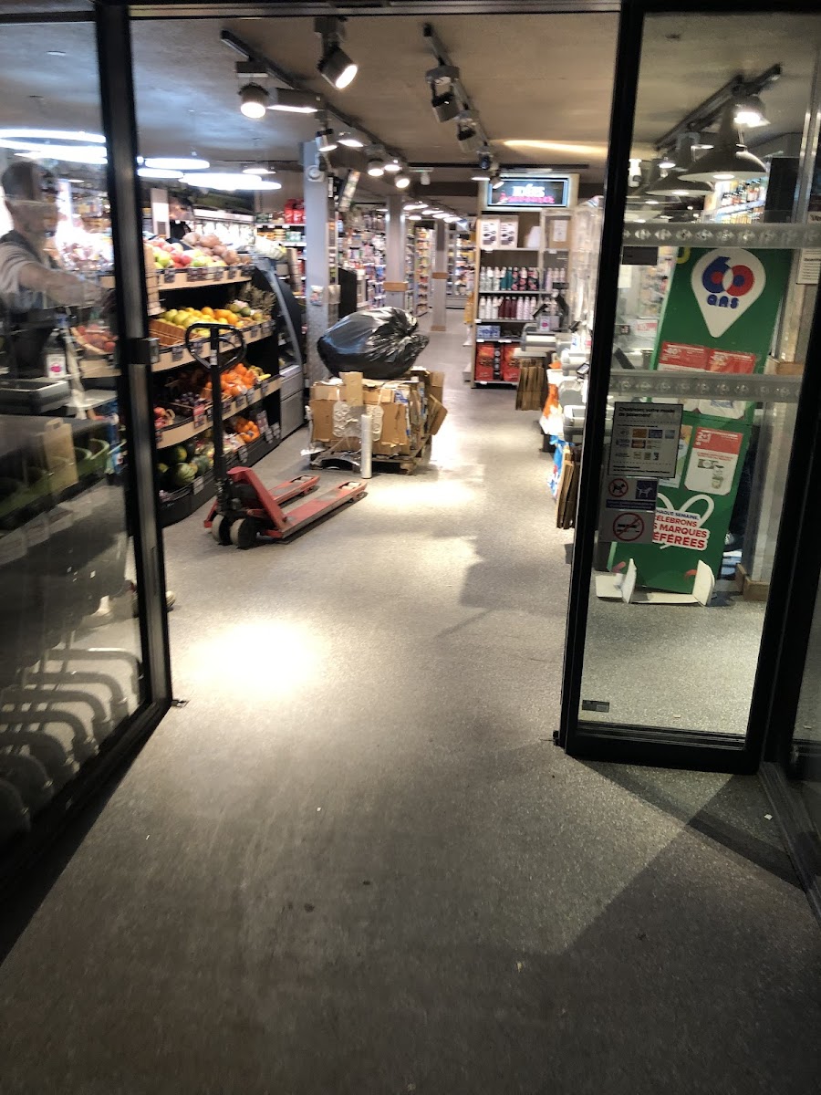 Carrefour- Saint Etienne 11 Novembre 2 