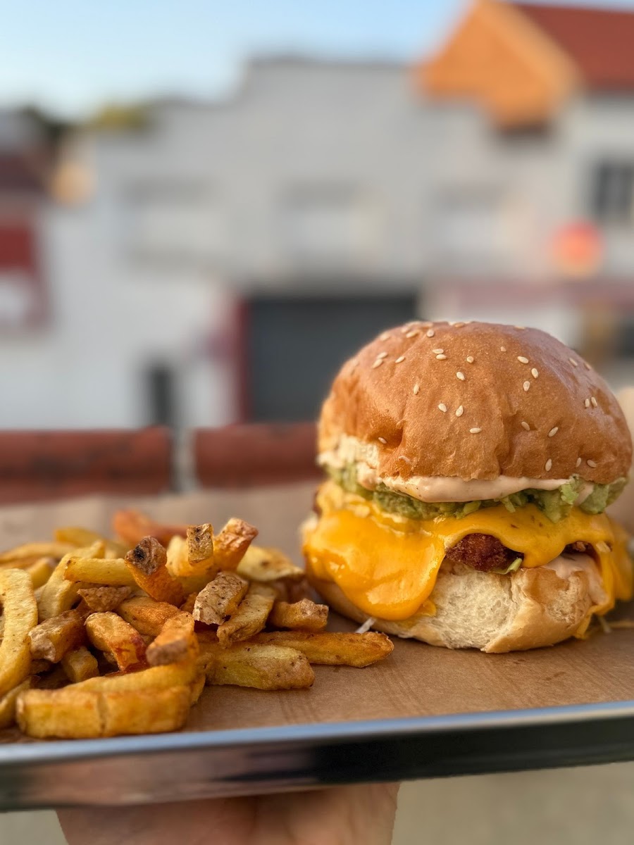CHICKEN BURGER - Montreuil
