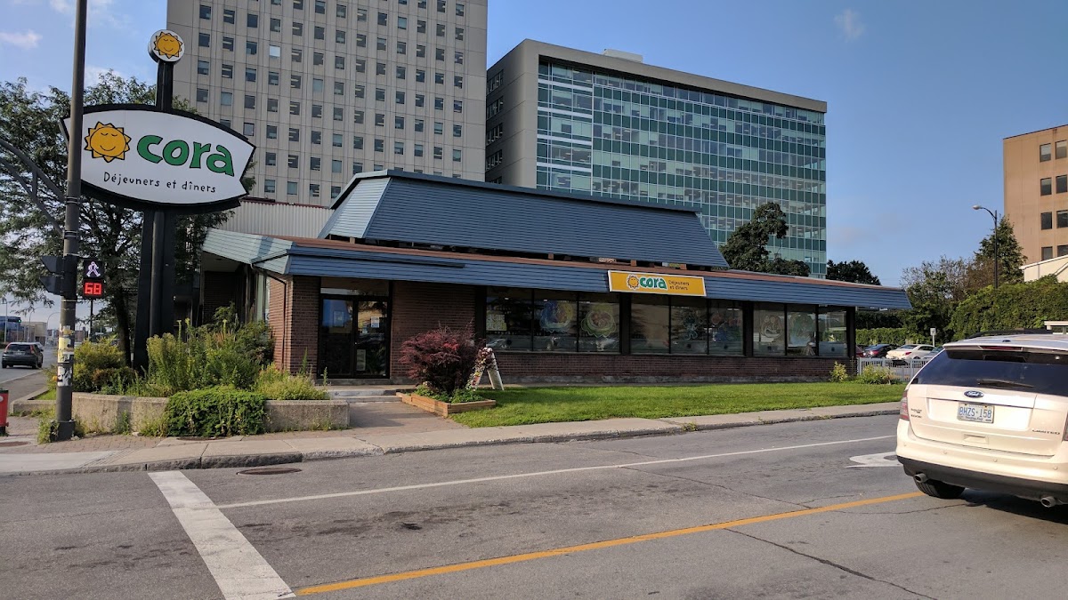 Cora Déjeuners et Diners 1 boulevard Gamelin