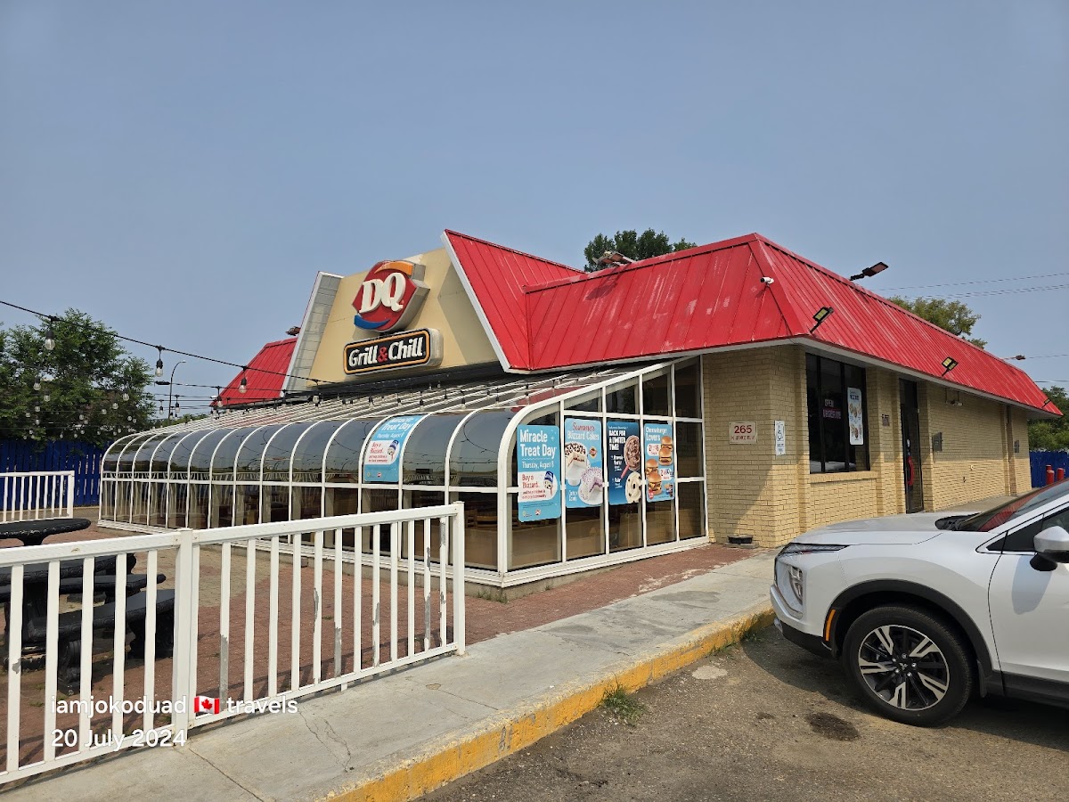 Dairy Queen 265 N Service Rd W