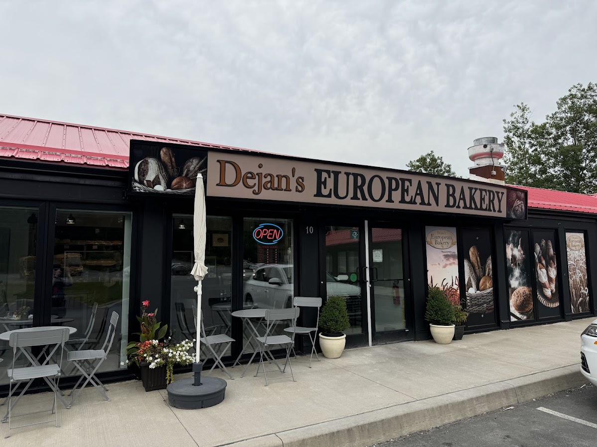 Dejan's European Bakery