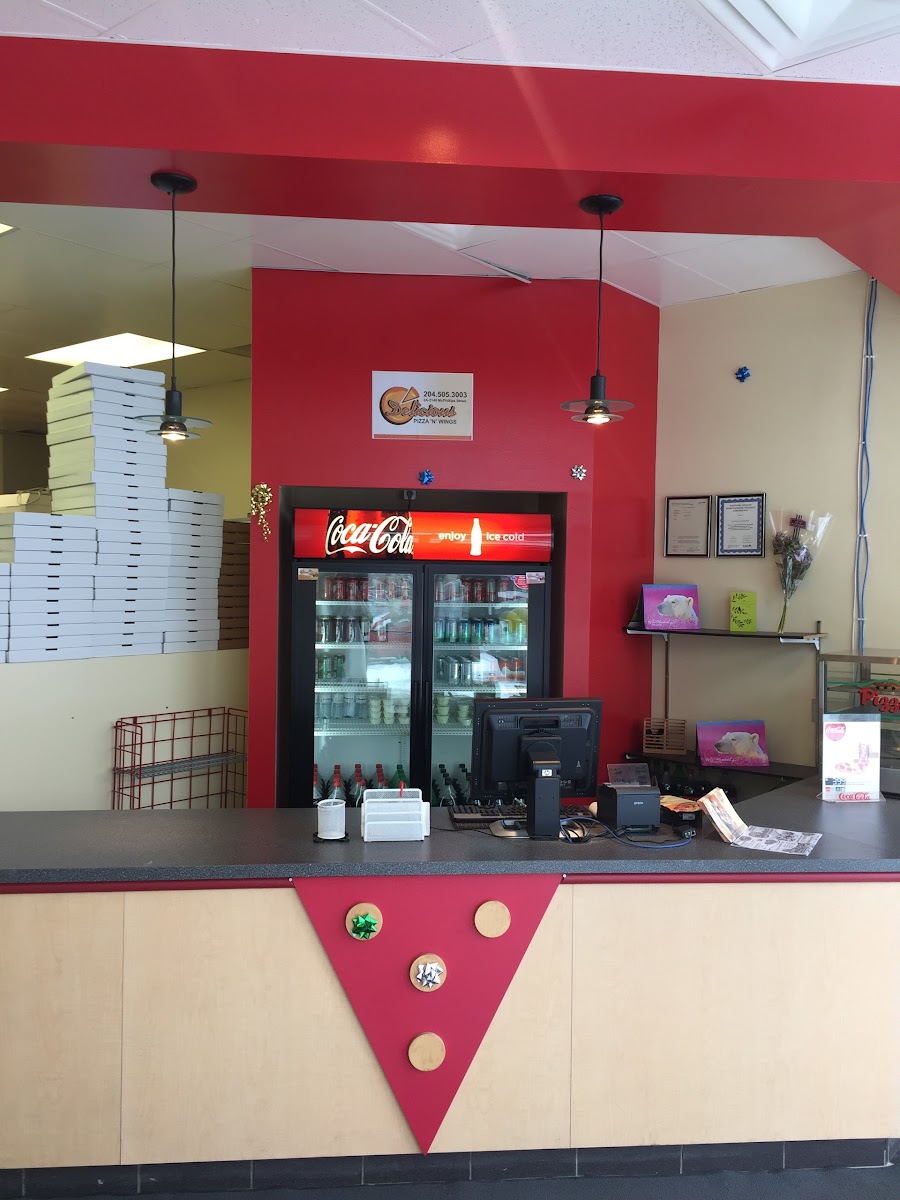 Delicious Pizza N Wings