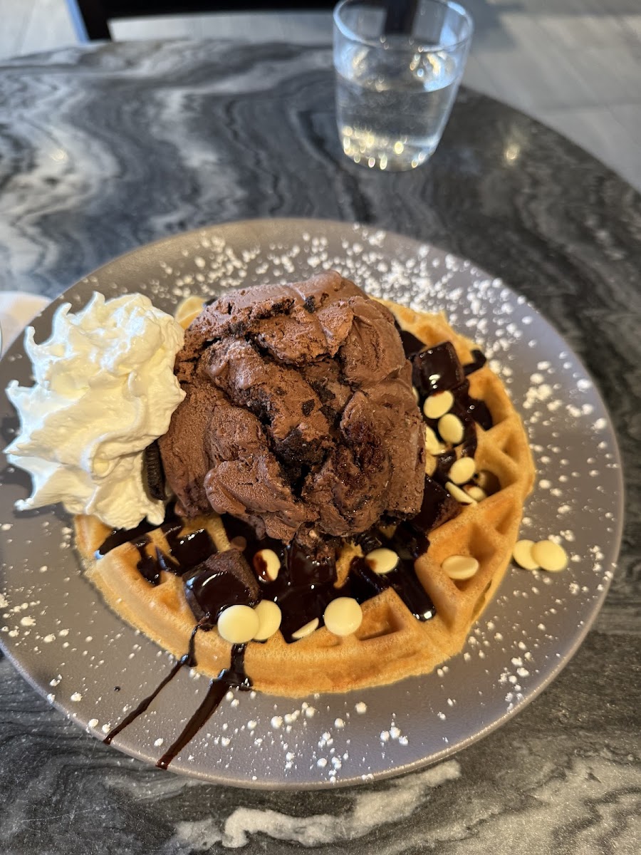 Demetres Kingsway