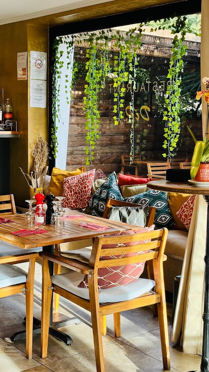 DiP restaurant