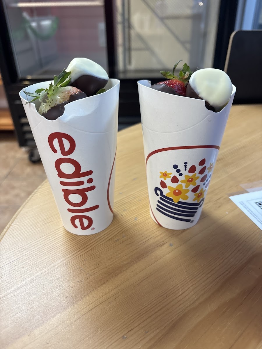 Edible Arrangements 250 7th Ave SW
