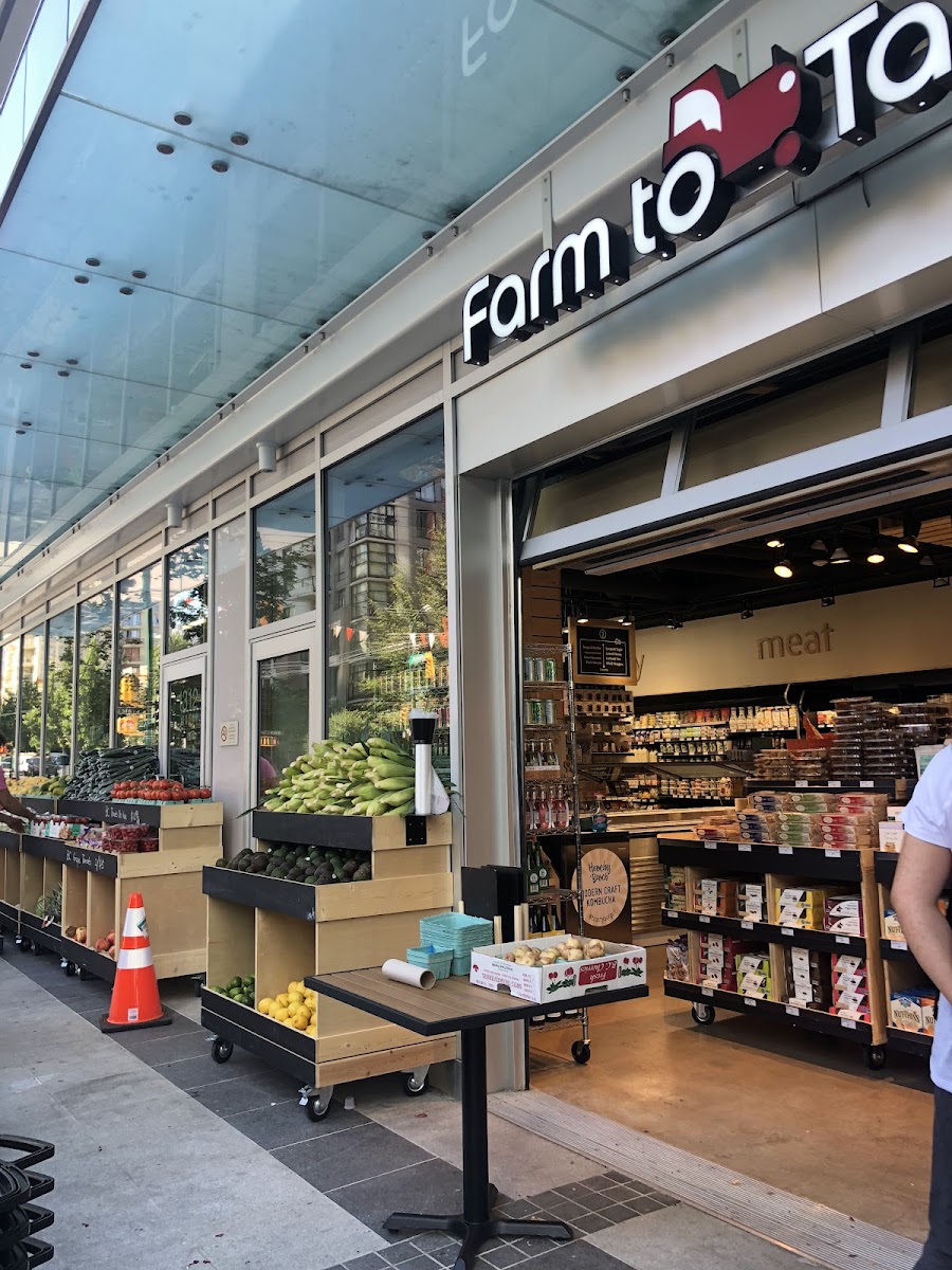 Farm to Table Market Downtown