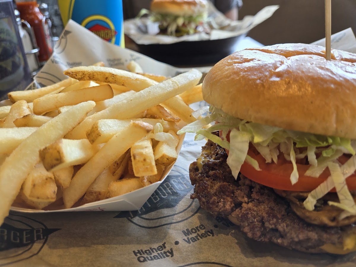 Fatburger West Broadway