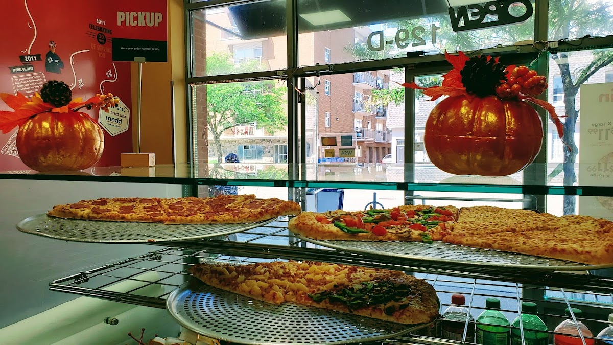 Gino's Pizza Port Credit