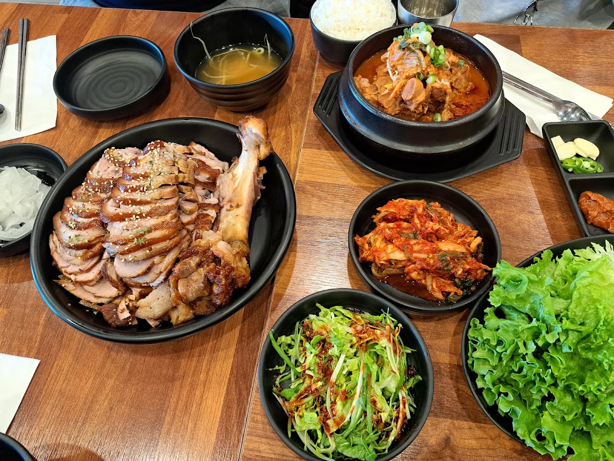 Hanyang Jokbal 한양족발 scarborough