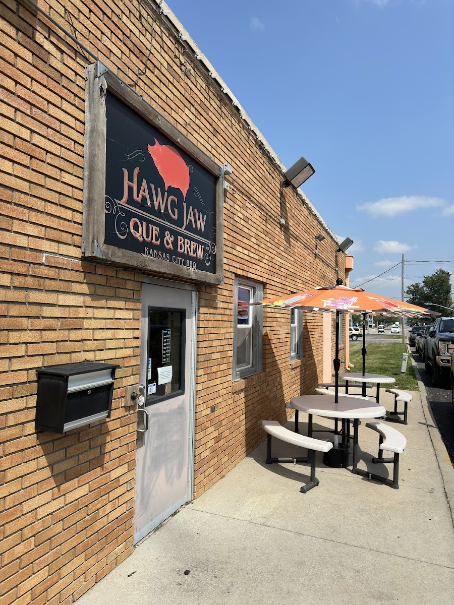 Hawg Jaw Que & Brew