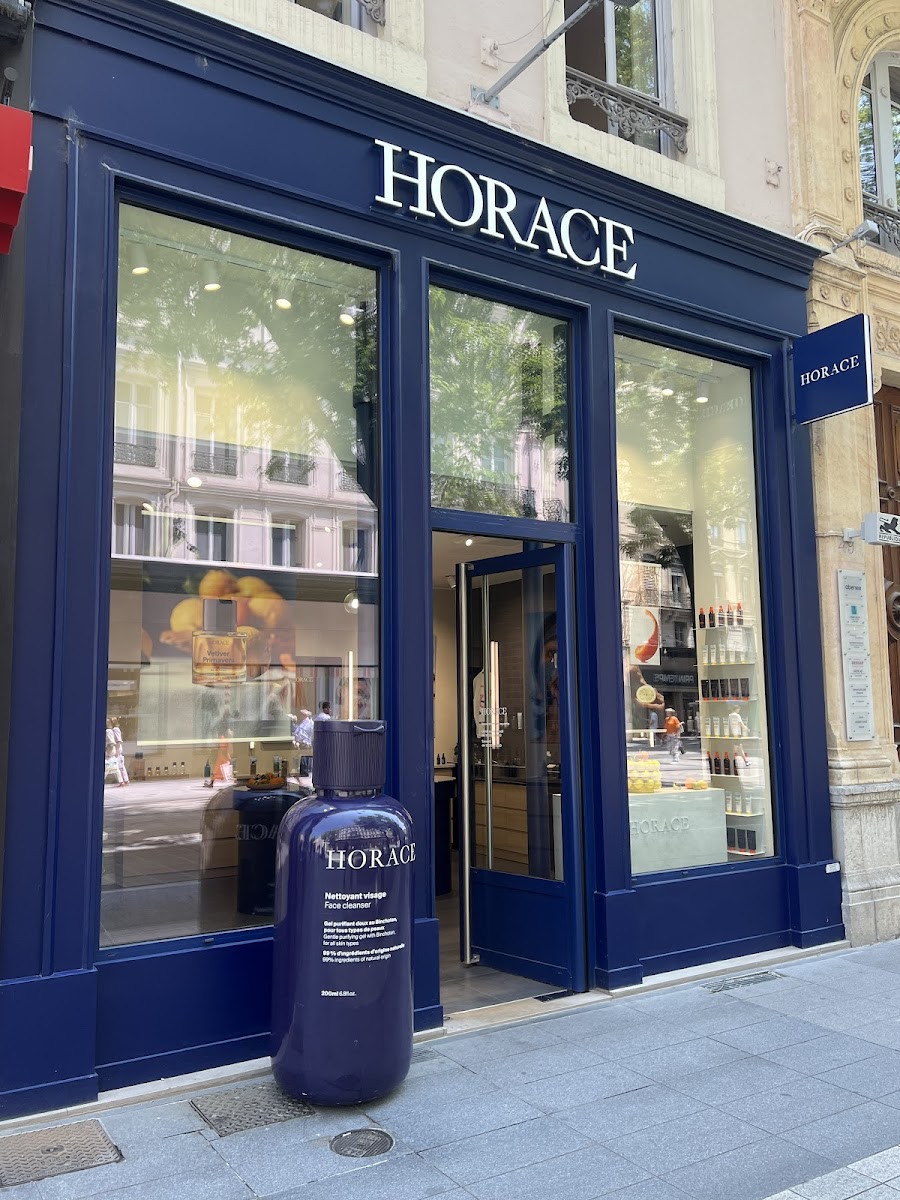 Horace Lyon ????????