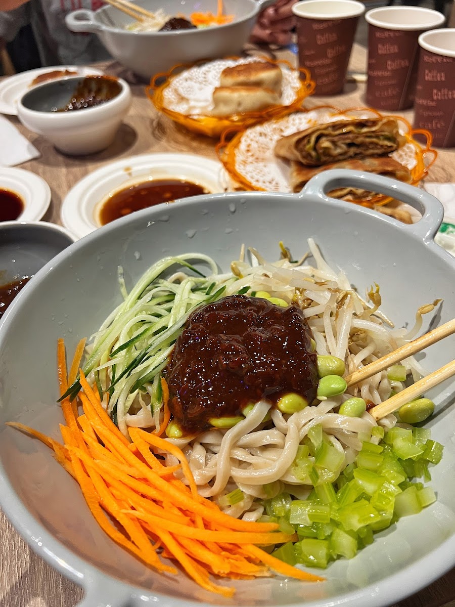 小楼门钉 Hú Tòng Sizzling Meat Bun