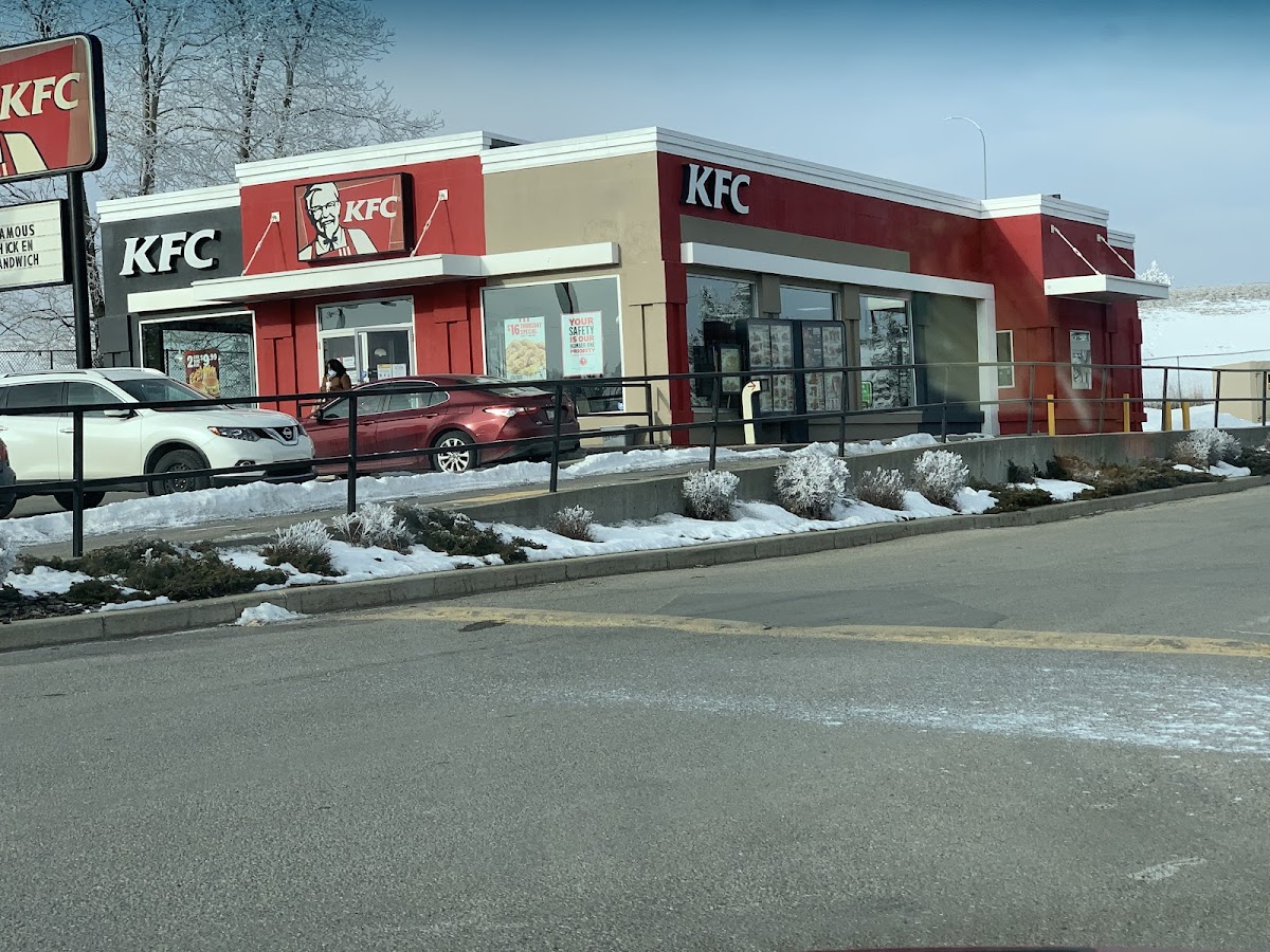 KFC 1440 - 52nd Street NE