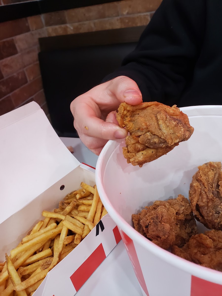 KFC 324 Boul Labelle