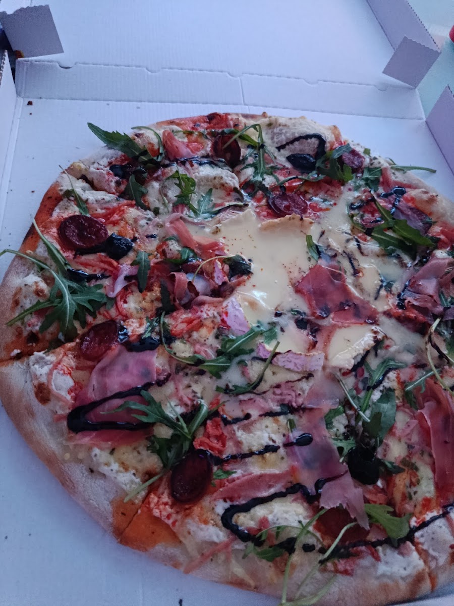 LA NOSTRA PIZZA