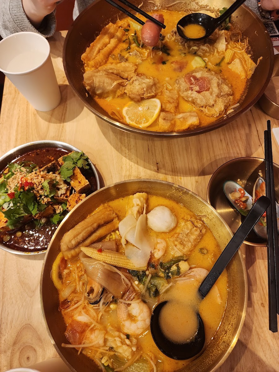 LALA Spicy Lab 辣辣老成都红油冒菜 Downtown