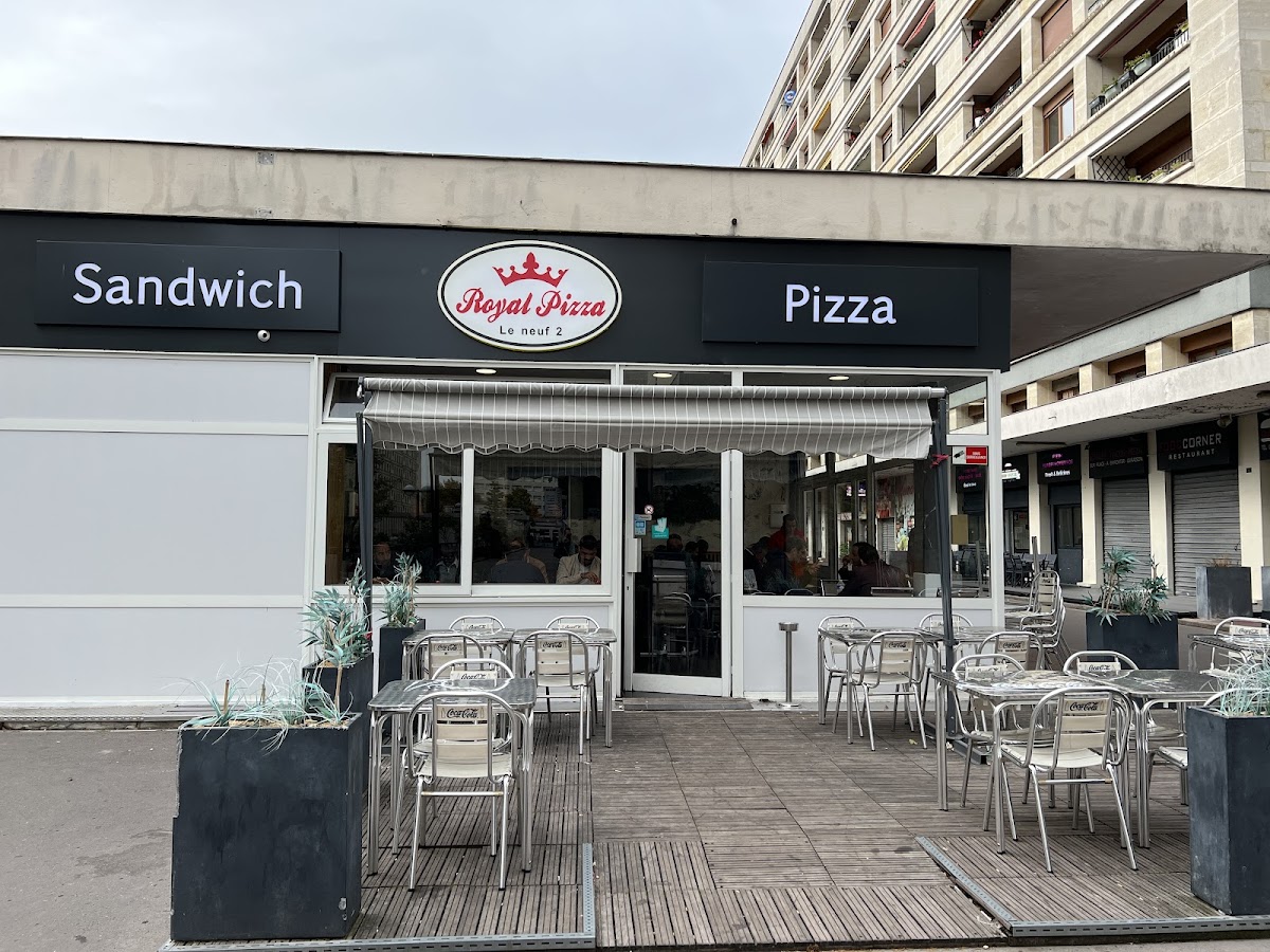 Le Neuf 2 Royal Pizza
