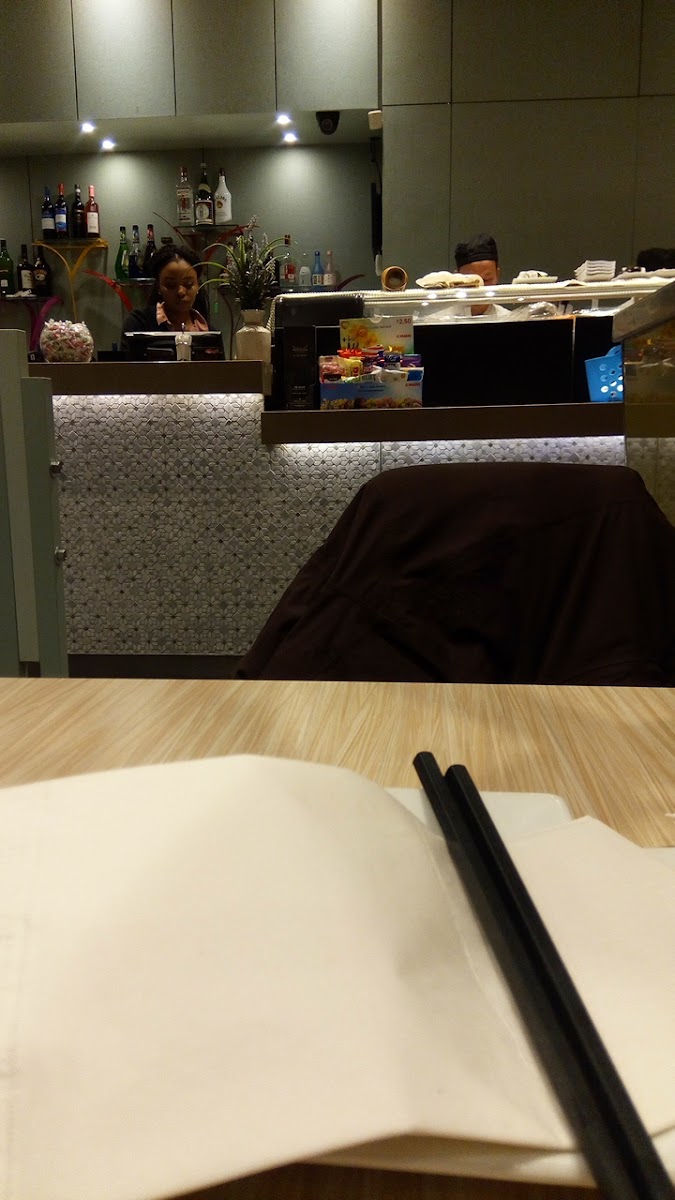 Makimono Tatemono Sushi Bowmanville