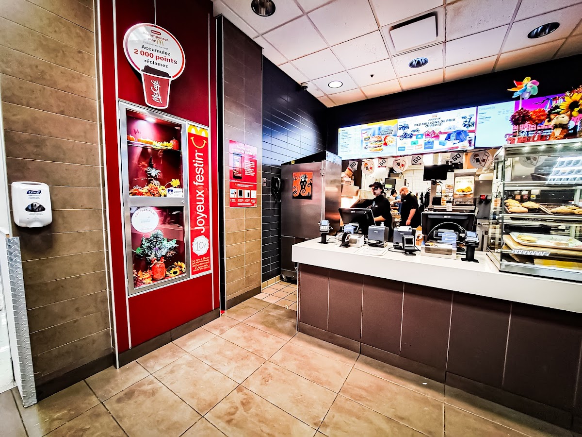 McDonald's 100, Rue Omer-Marcil
