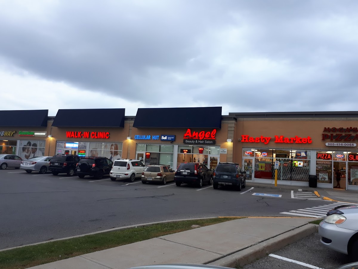 Moga's Pizza 475 Charolais Blvd