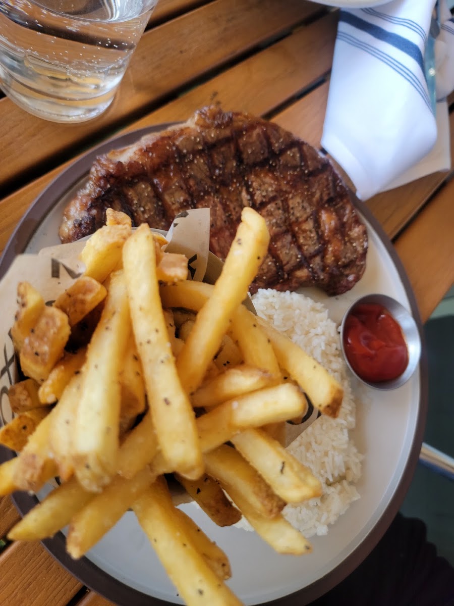 MOXIES Gloucester
