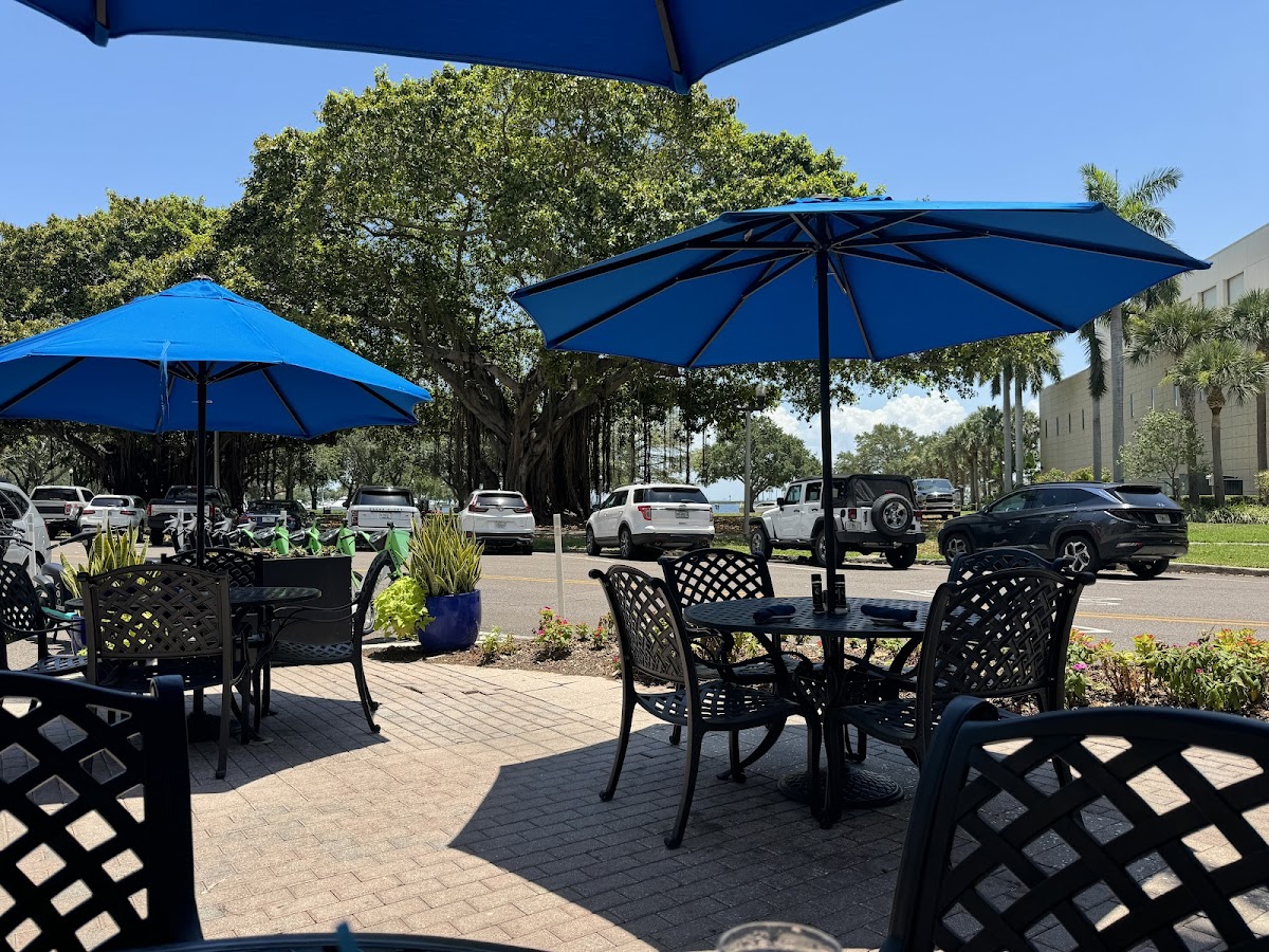Parkshore Grill