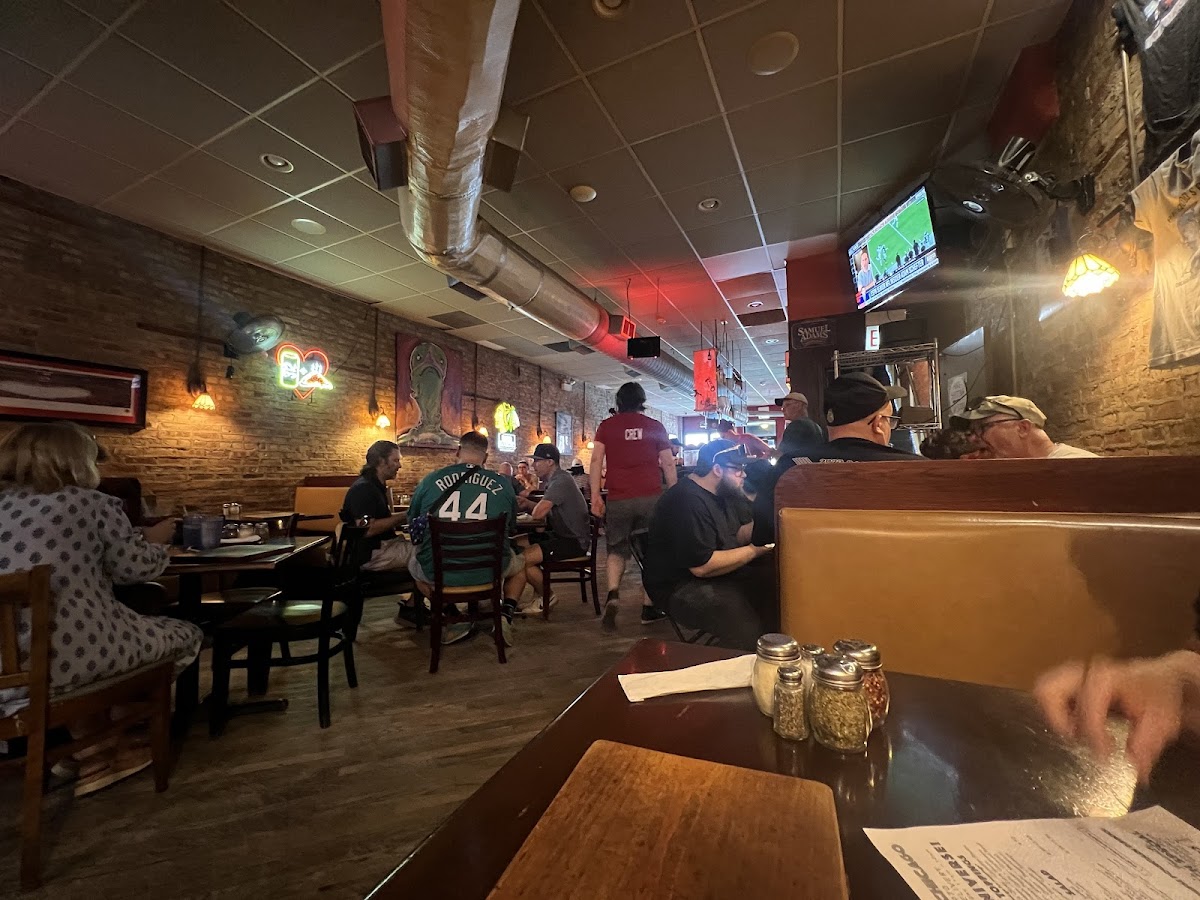 Pequod's Pizza