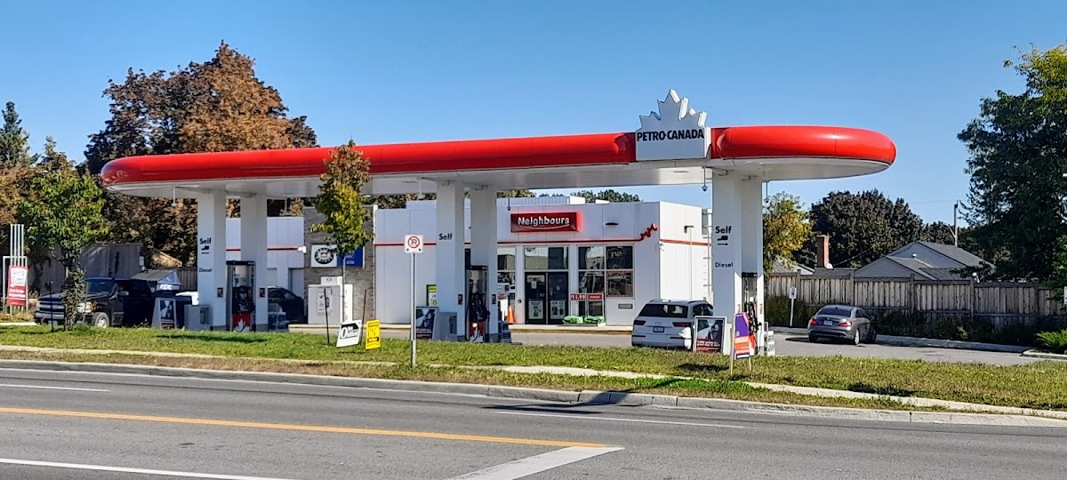 Petro-Canada 925 Simcoe Street North