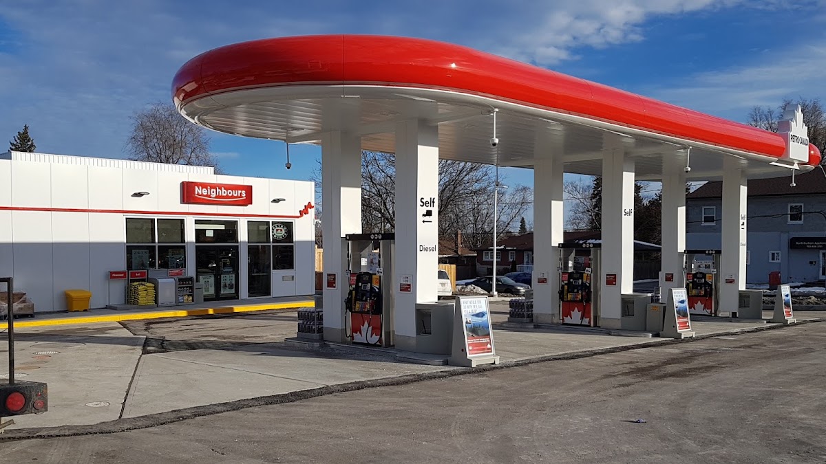 Petro-Canada 925 Simcoe Street North