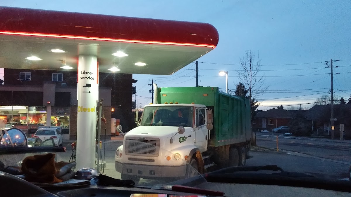 Petro-Canada 950 Boulevard Taschereau