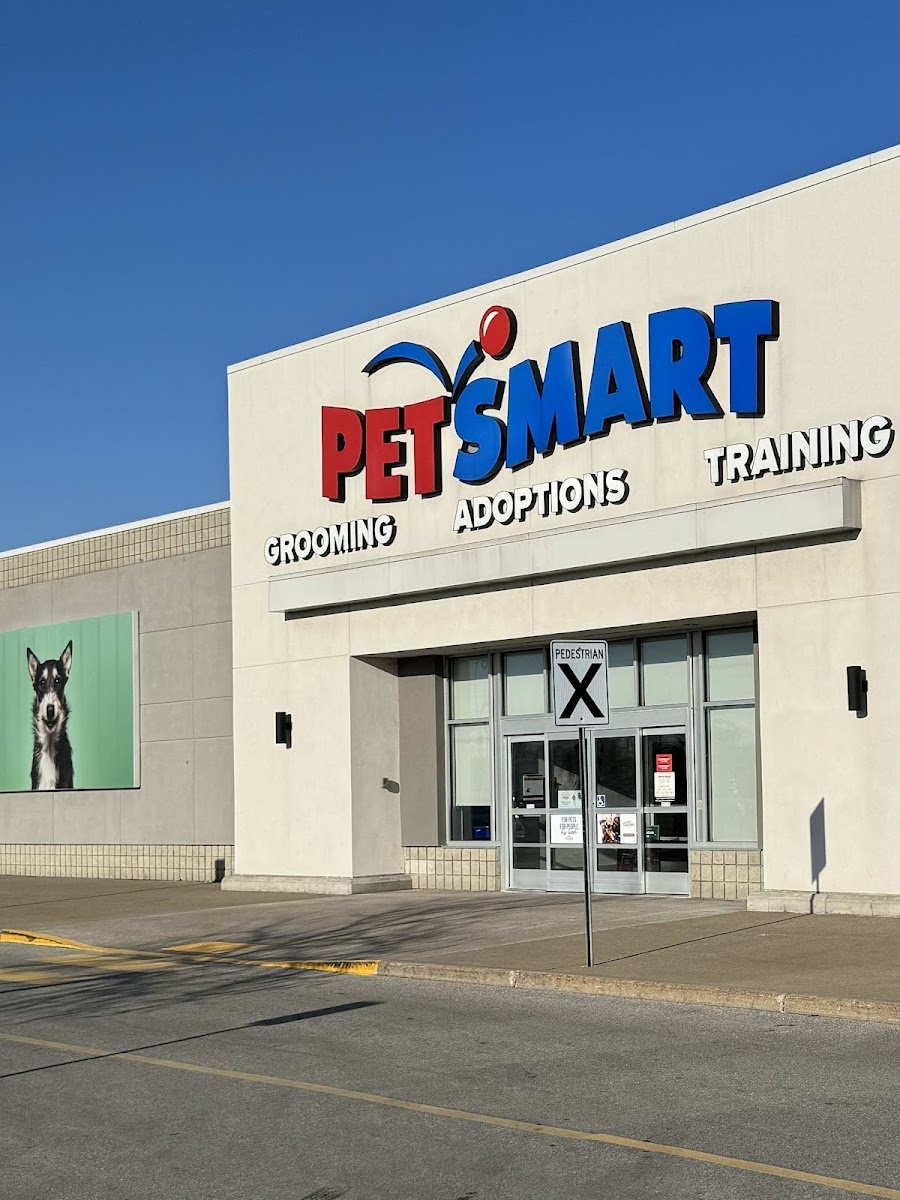PetSmart Windsor Tecumseh Mall
