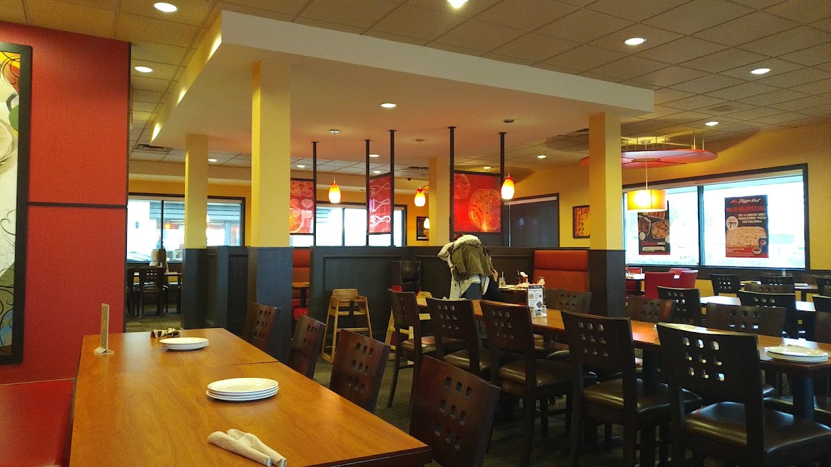 Pizza Hut 1770 Huron Church Road