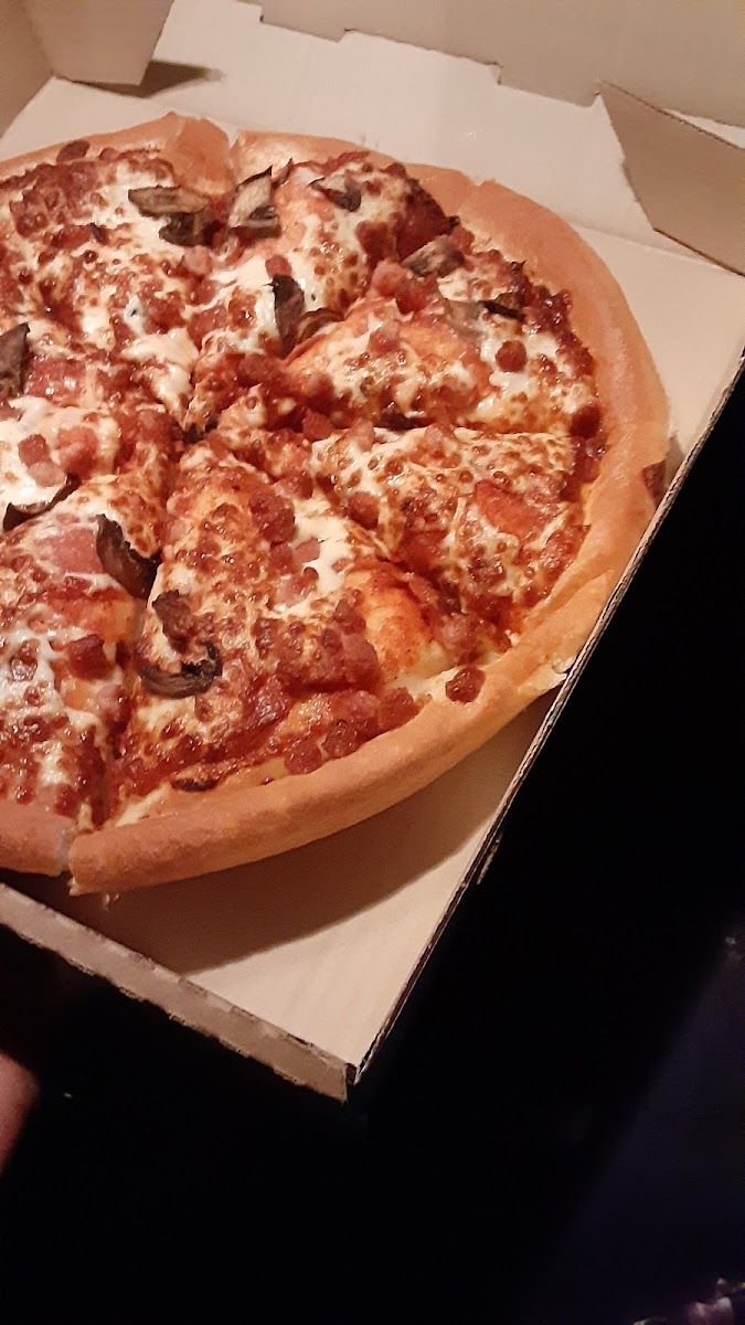 Pizza Hut Canada 1860 18th Street North