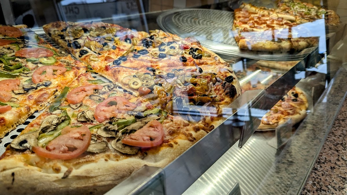 Pizza Nova 5892 Main St