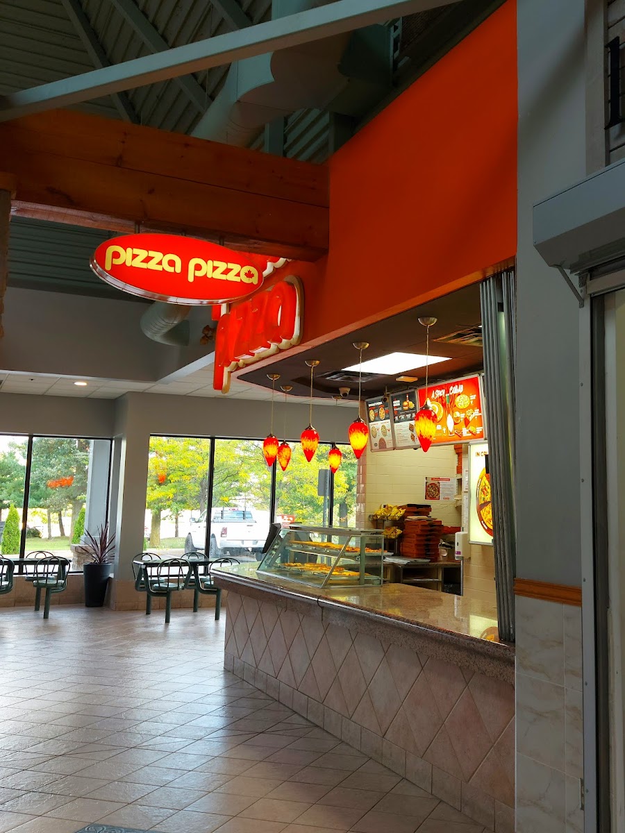 Pizza Pizza 495 York Road