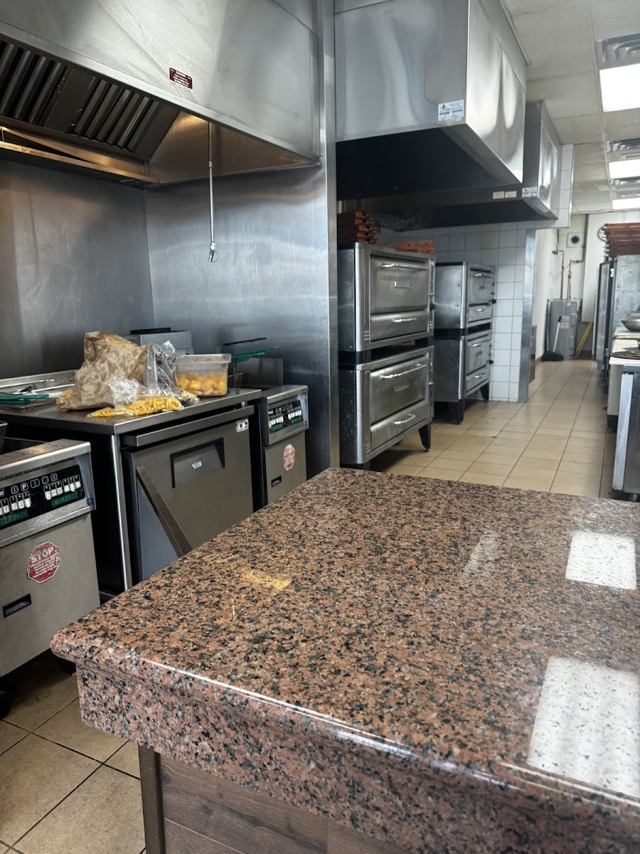 Pizza Pizza 5400 Tecumseh Road E