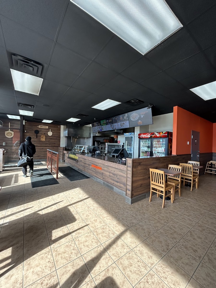 Pizza Pizza 5400 Tecumseh Road E