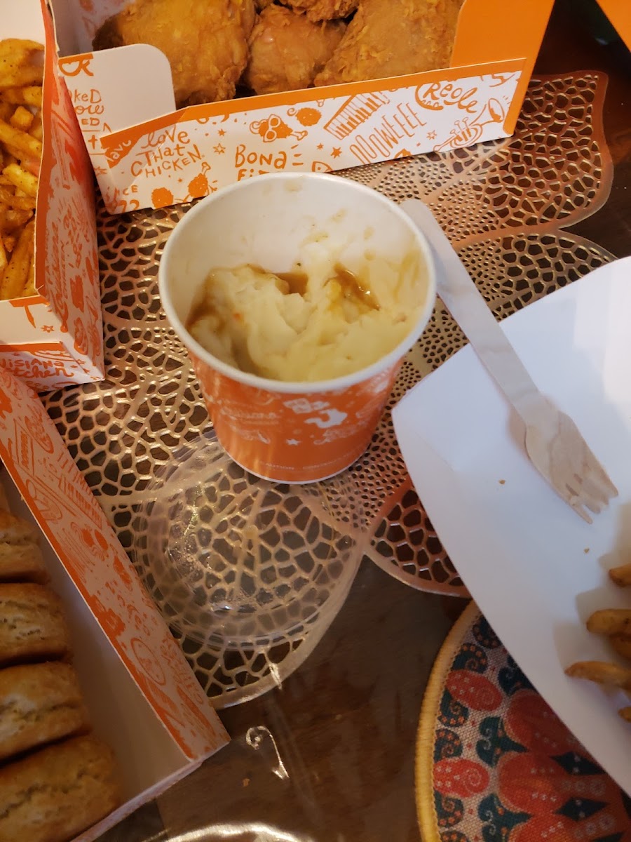 Popeyes Louisana Kitchen 1352 South Service Road