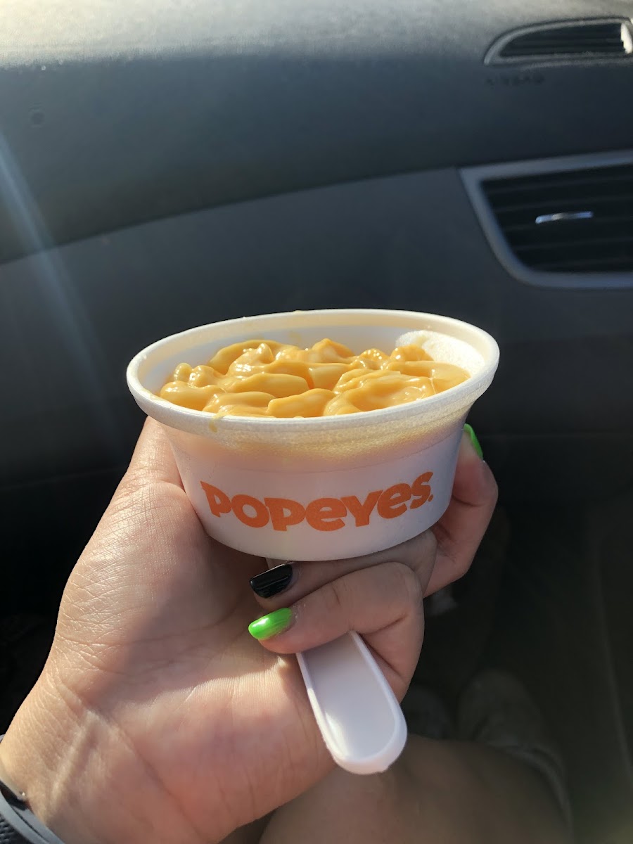 Popeyes Louisana Kitchen 690 Bank St