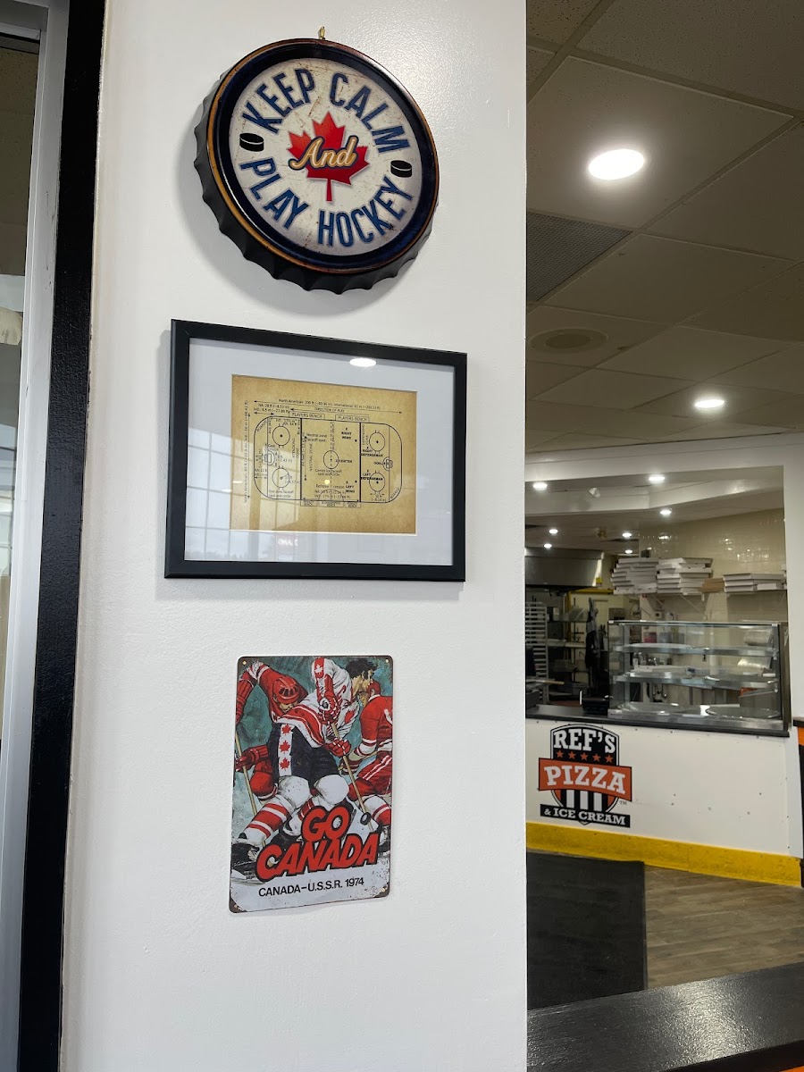 REF'S Pizza and Ice Cream