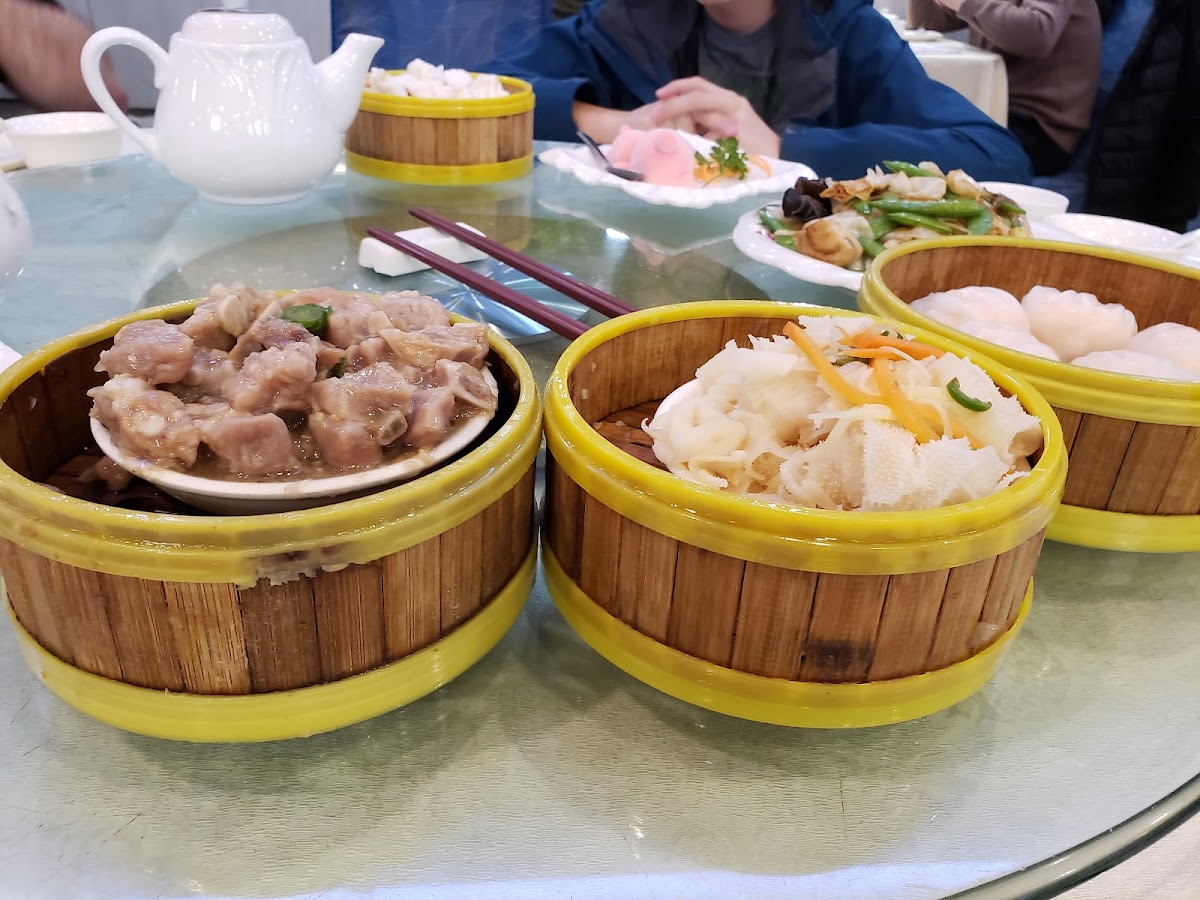 Royal Palace Seafood Restaurant 敦煌海鲜酒家