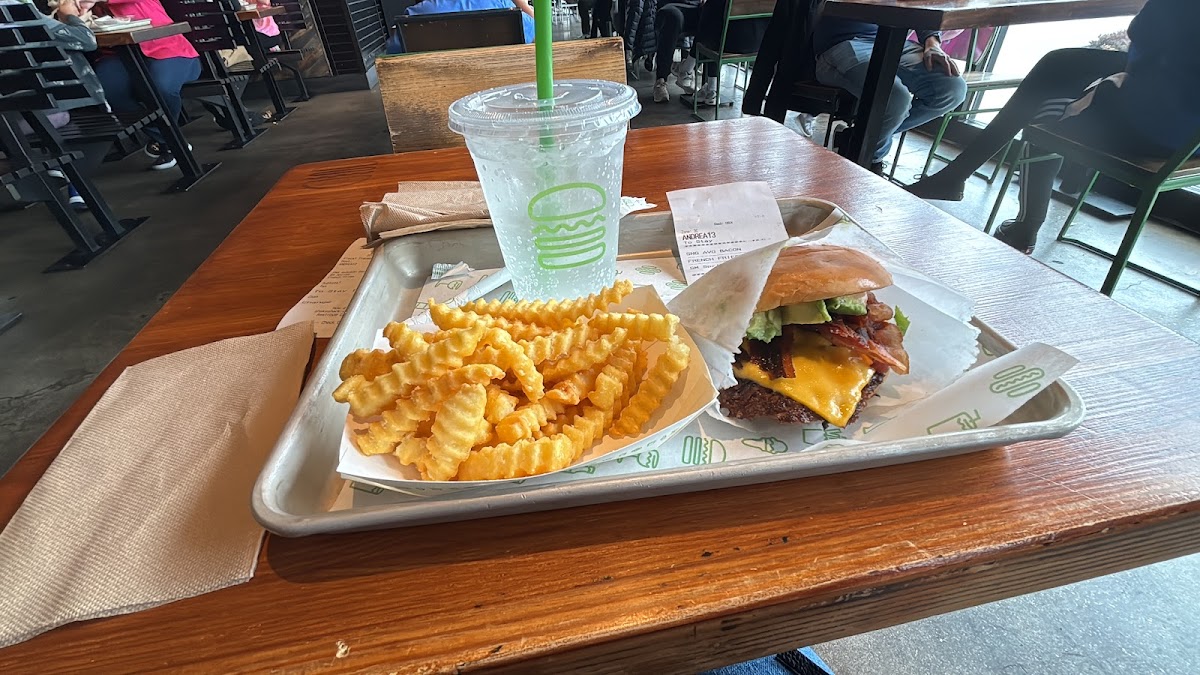 Shake Shack Lake Grove