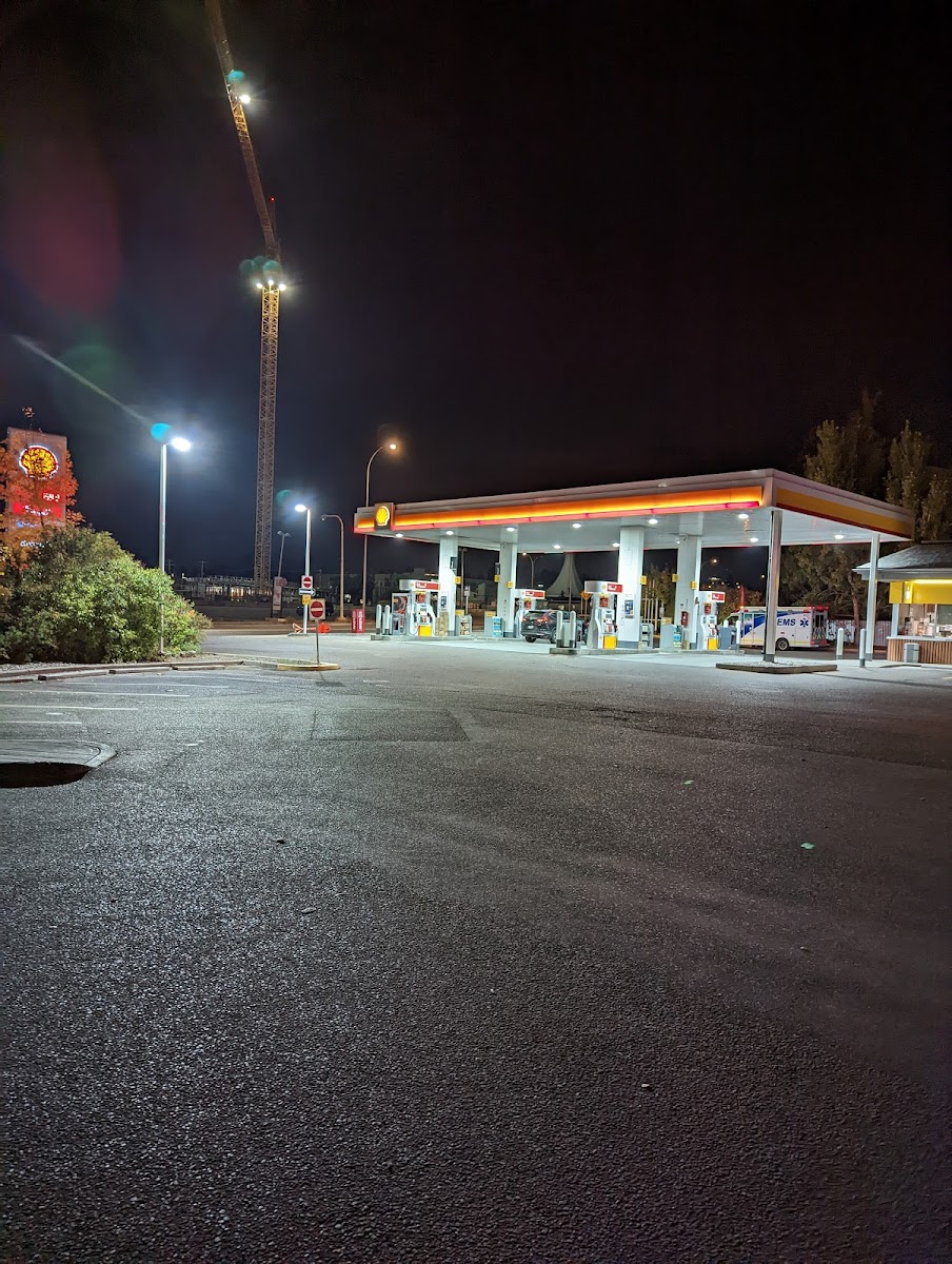 Shell 1820 Uxbridge Dr Nw