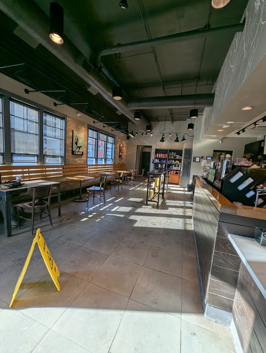 Starbucks 4 St & 23 Ave SW