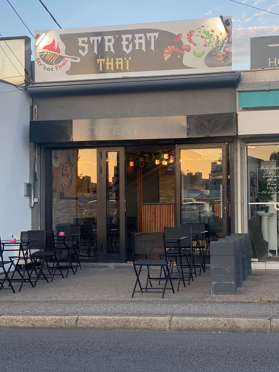 Str’eat Thai