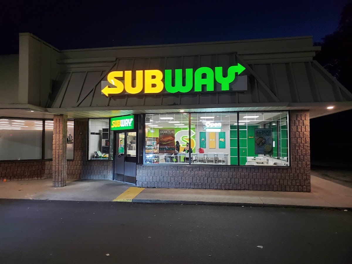 Subway 12 Main St N